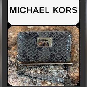 Michael Kors Wristlet/ Wallet